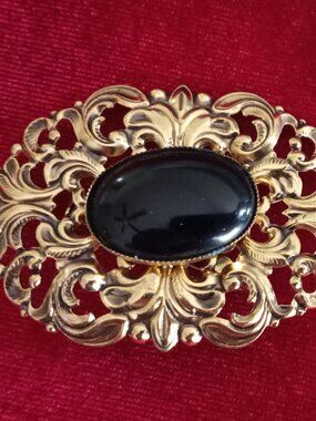 Large Gold brooch with faux oval stone